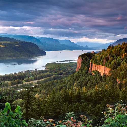 Columbia River Gorge  Stunning Natural Beauty at Hood River